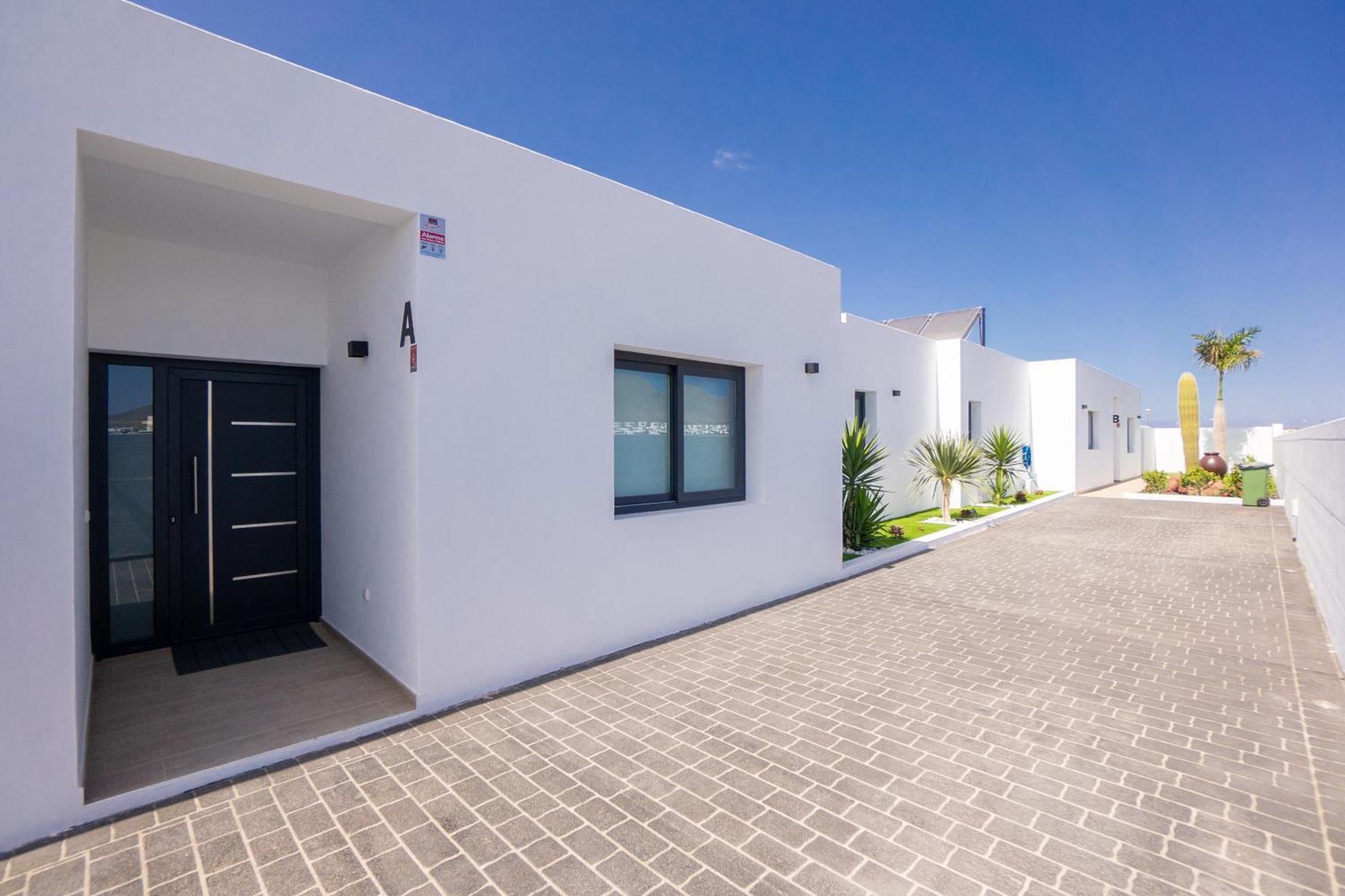 Sea Breeze Villas Lapa And Claca Playa Blanca  Exterior photo