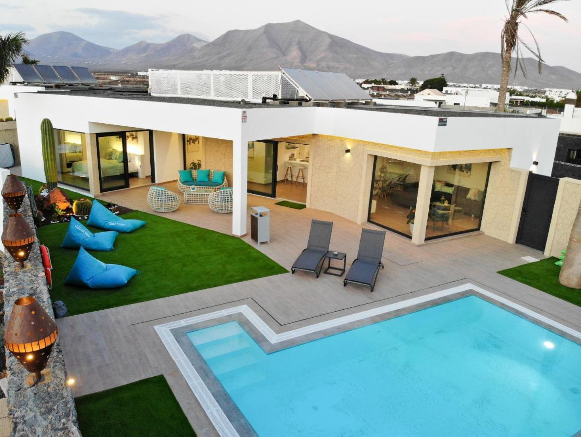 Sea Breeze Villas Lapa And Claca Playa Blanca  Exterior photo