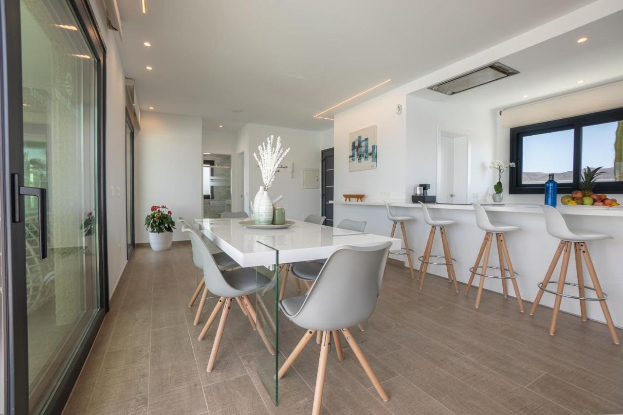 Sea Breeze Villas Lapa And Claca Playa Blanca  Exterior photo