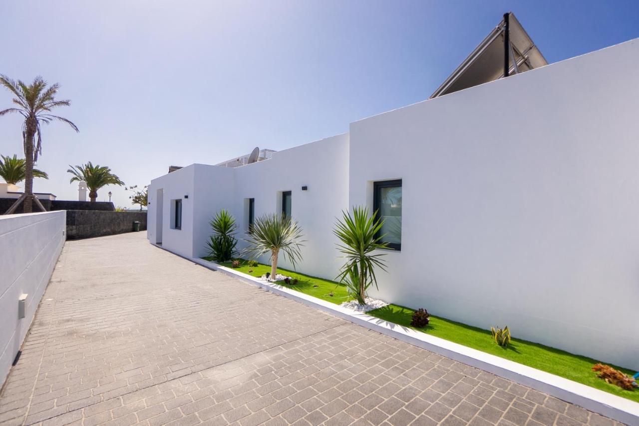 Sea Breeze Villas Lapa And Claca Playa Blanca  Exterior photo